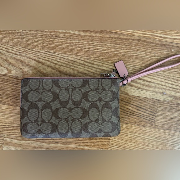 Coach Wristlet - Picture 2 of 6